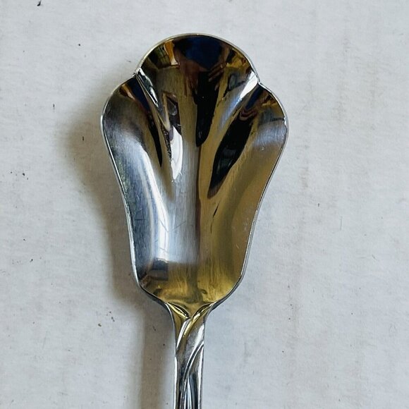 Pfaltzgraff Gleenbrook Stainless Flatware Sugar Spoon Scallop Stainless - Picture 2 of 6